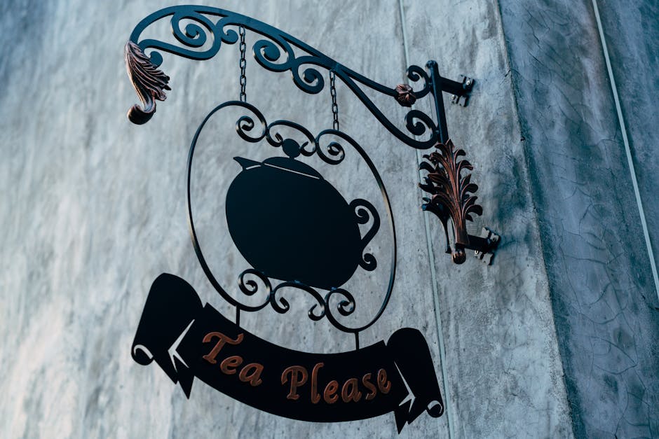 7 bizarre historische Benimmregeln: Wie sich Etikette wandelte