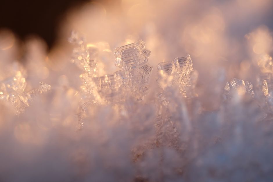 Warum Schnee Weiß Ist: Die Faszinierende Wissenschaft der Lichtstreuung