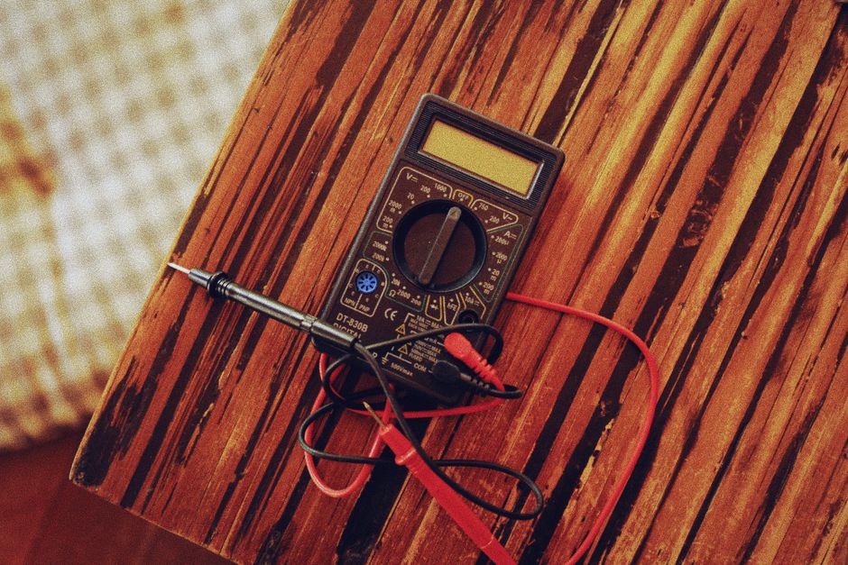 Multimeter richtig verwenden: Der komplette Guide für Anfänger